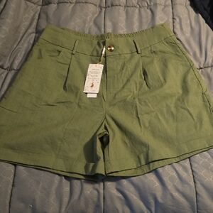 NWT Green Women's Cargo Shorts